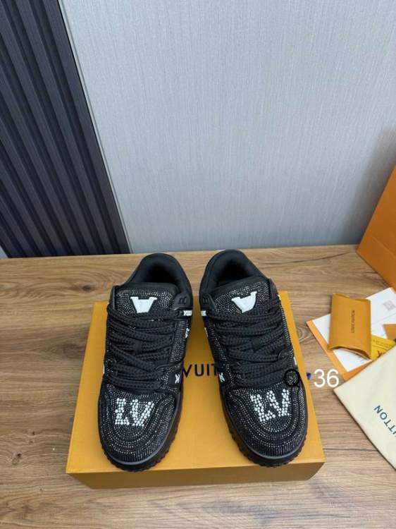 Picture of Louis Vuitton Shoes _SKULVsz35-45AH081212809